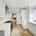 Bright Spacious Home In Mayfair 1600Sqft Sleeps Up To 6 People