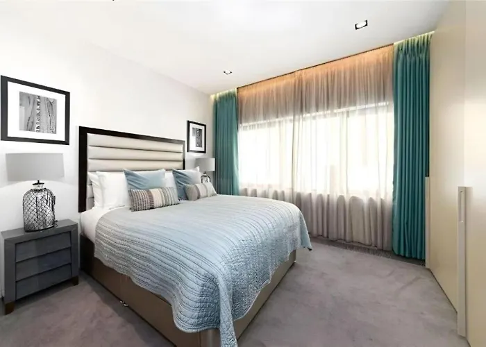 Bright Spacious Home In Mayfair 1600Sqft Sleeps Up To 6 People